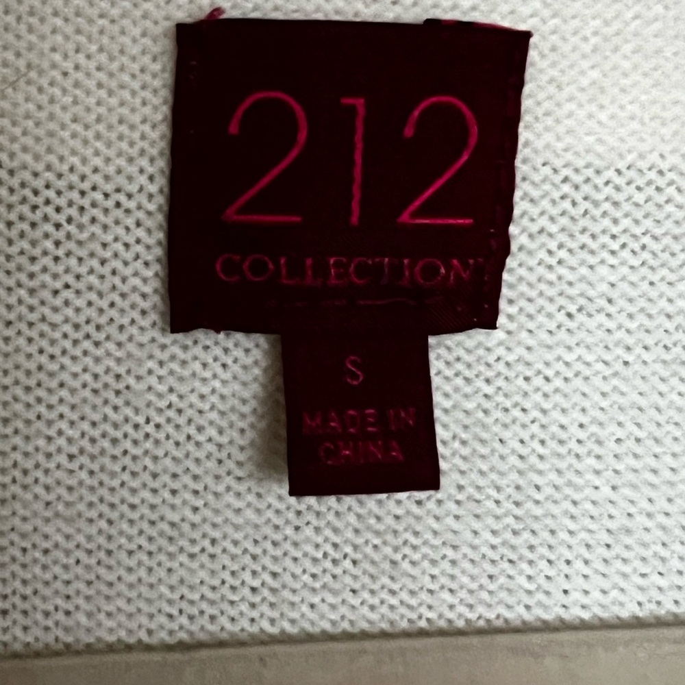 Elegant Women's Sweater (White) - Picture 3 of 3